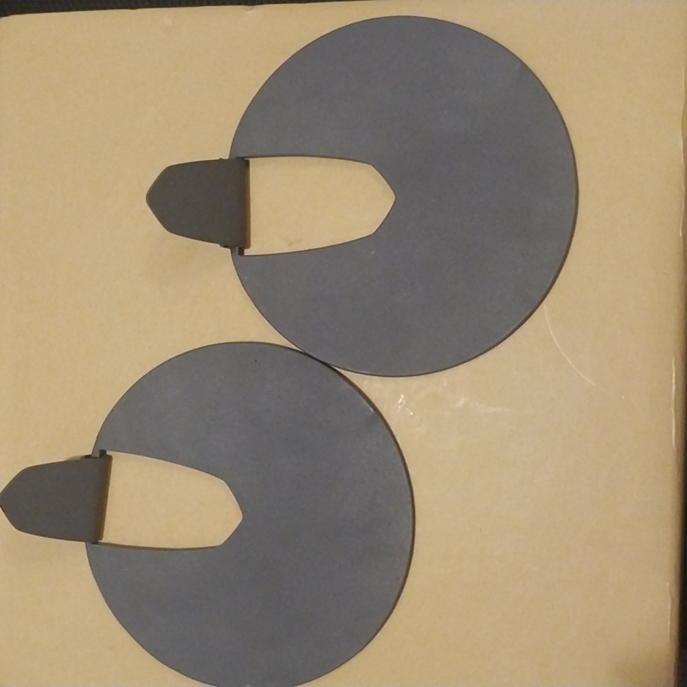 Kendra Scott Matte Dark Gray Circular Drop Earrings